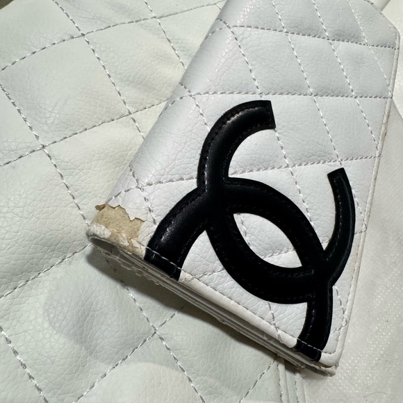 Handbags - Chanel White and Black Quilted Women's Bag